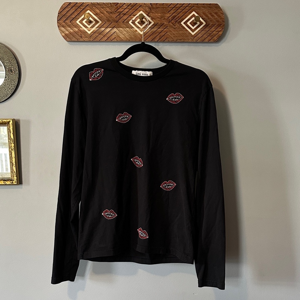 Chic Jimi Roos Black Long Sleeve Tee with Lip Details